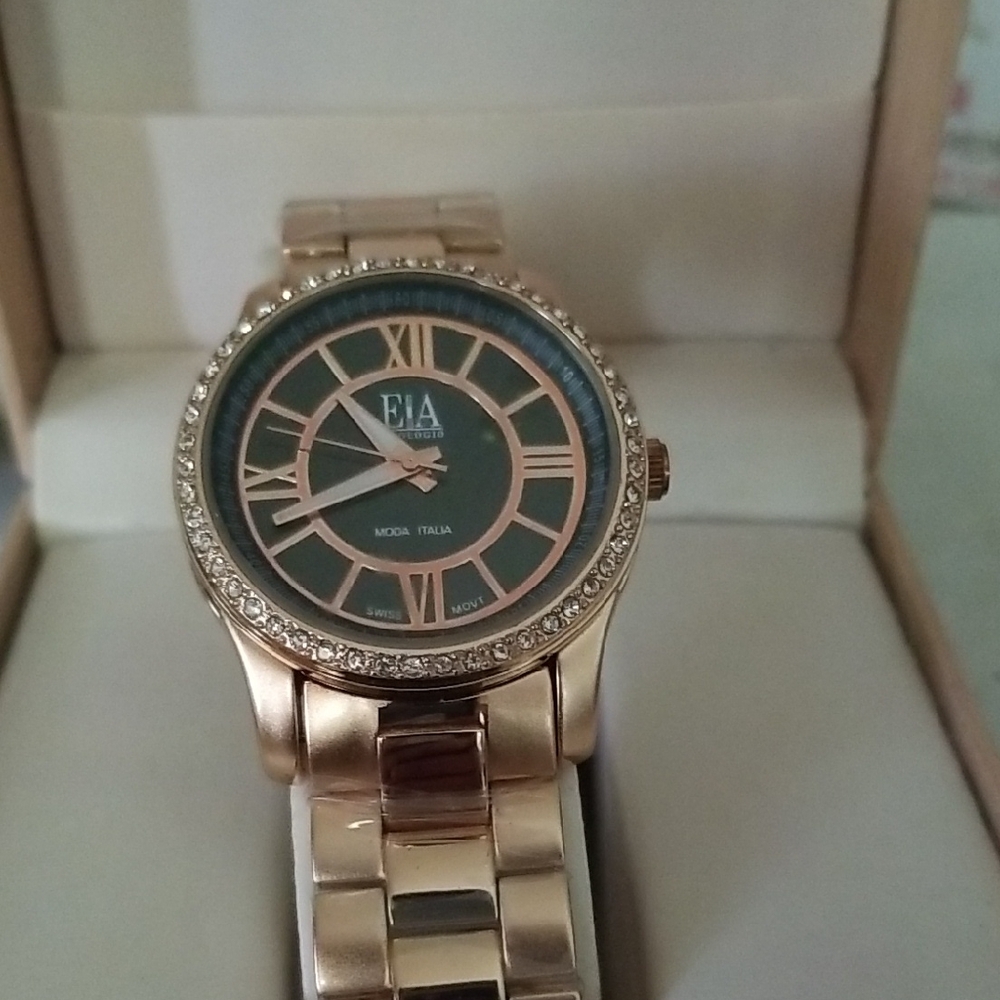 Elegant Rose Gold and Black Women's Watch